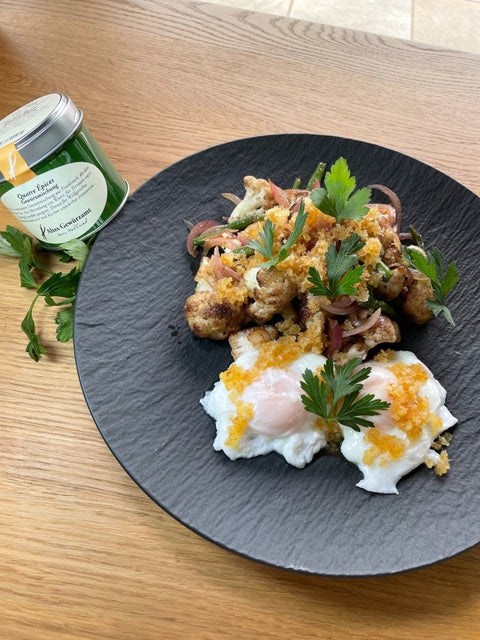 Geröstete Blumenkohlröschen mit pochiertem Eiern und Panko-Schmelze - www.altesgewuerzamt.de