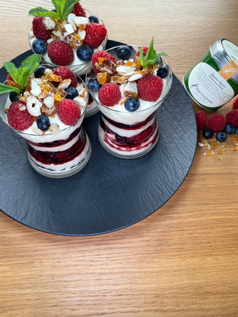 Waldbeeren-Ragout mit Quatre Épices und Mascarpone im Glas - www.altesgewuerzamt.de