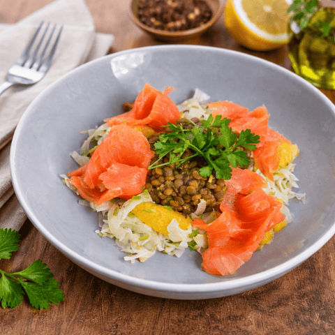 Rauchlachs auf Fenchel-Orangensalat mit Linsendal - www.altesgewuerzamt.de