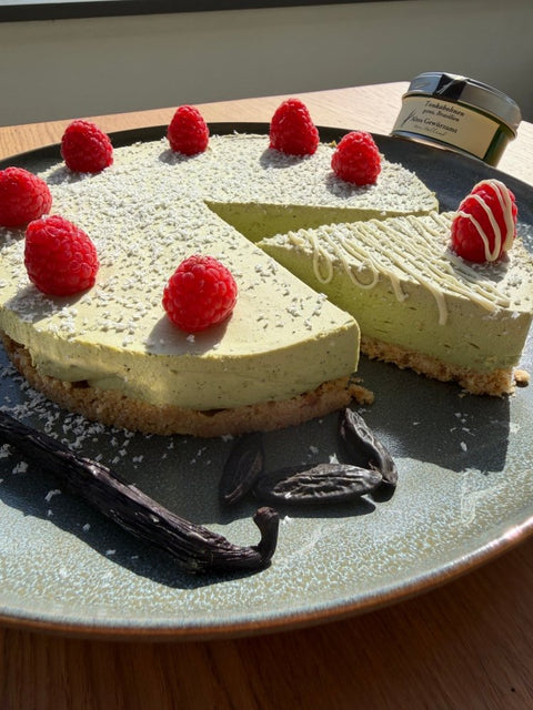 Matcha Cheesecake mit Vanille und Tonkabohne - www.altesgewuerzamt.de