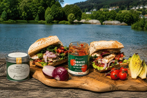 Baguette-Sandwich mit Mainfisch vom Grill und türkischem Tomatensalat auf Tomaten-Chutney - www.altesgewuerzamt.de
