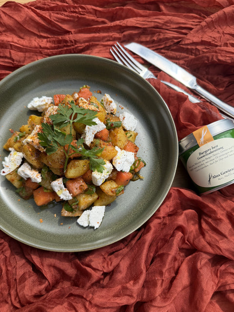 Kartoffelsalat mit Wassermelone, Ziegenkäse, krossem Speck und Burgers Best