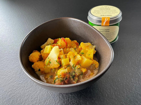 Aloo Gobi - Blumenkohl mit Curry Jaipur und Kartoffeln - www.altesgewuerzamt.de