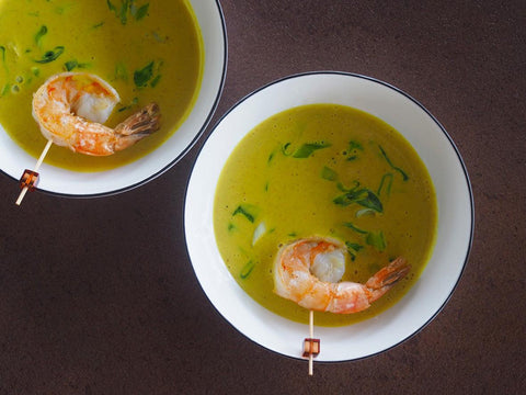 Goldene Kokosmilchsuppe mit Riesengarnelen und Goldene Milch - www.altesgewuerzamt.de