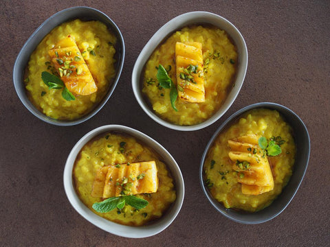 Goldener Milchreis mit geschmorter Ananas mit Goldene Milch - www.altesgewuerzamt.de